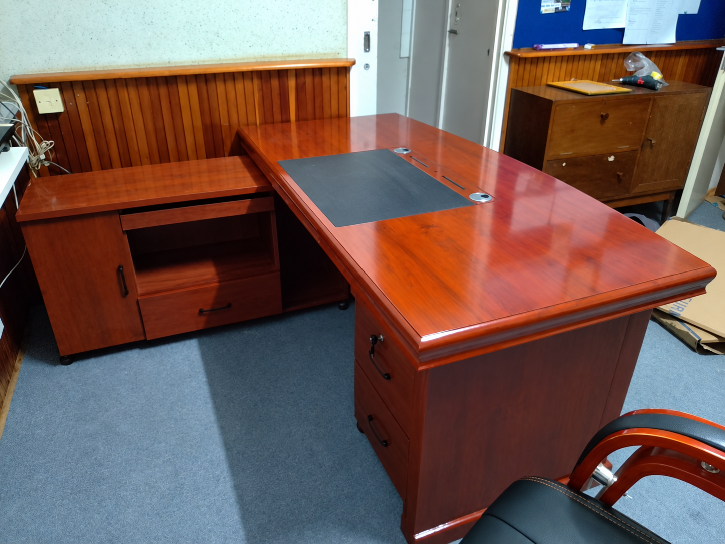 Director’s Corner Desk
